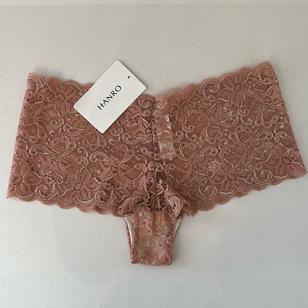 Hanro Luxury Moments Lace Boy Leg Brief